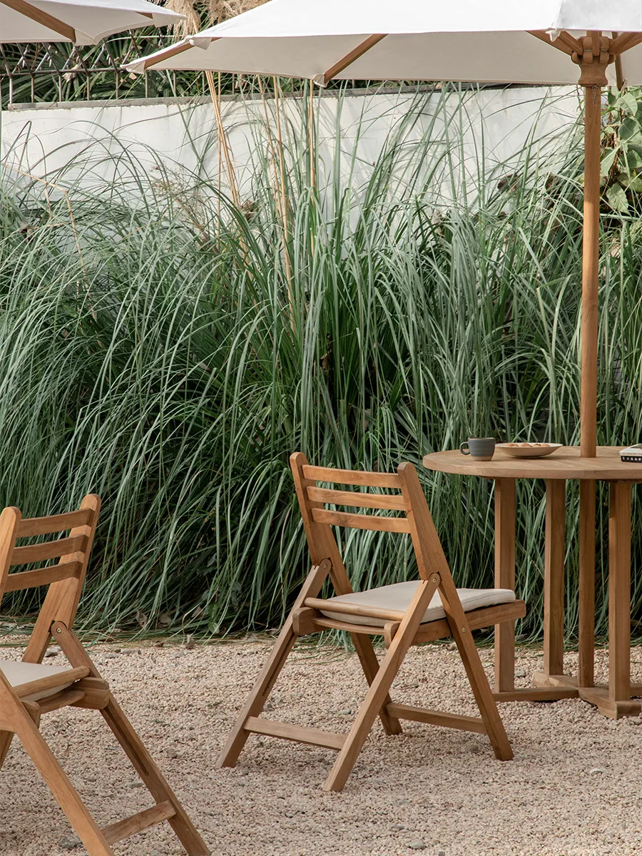 Lambda Outdoor Folding Chair