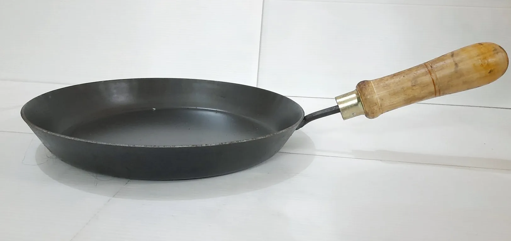 Wood Handle Iron Flat Kadai/Tai/Fry Pan/Tai for Making Jalebis/Dal Tadka/Tavi for Kitchen(10 INCH)