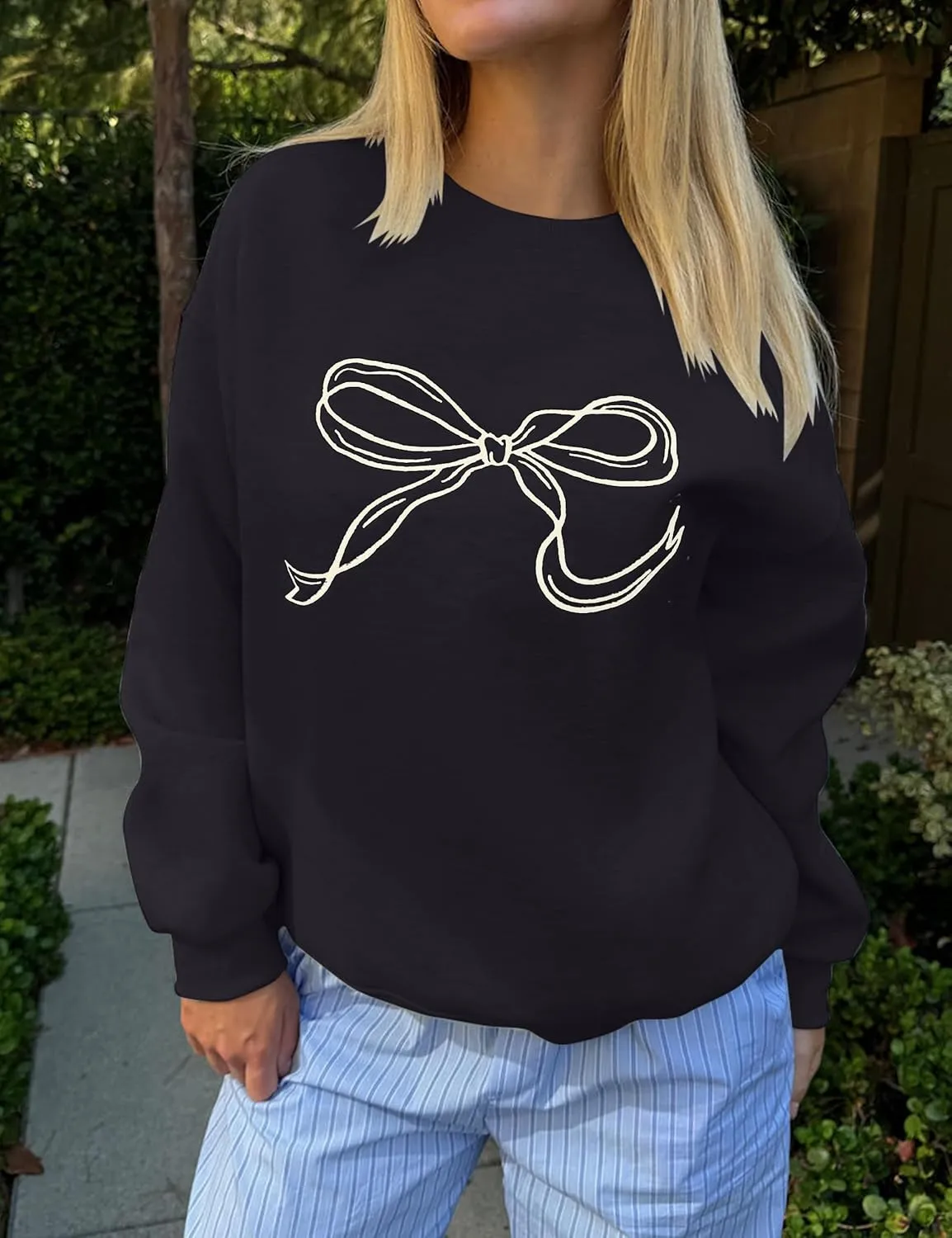 Ythomm Womens Bow Graphic Sweatshirts Oversized Crewneck Drop Shoulder Pullover Sweatshirt Long Sleeve Tops 2024 Fall Outfit