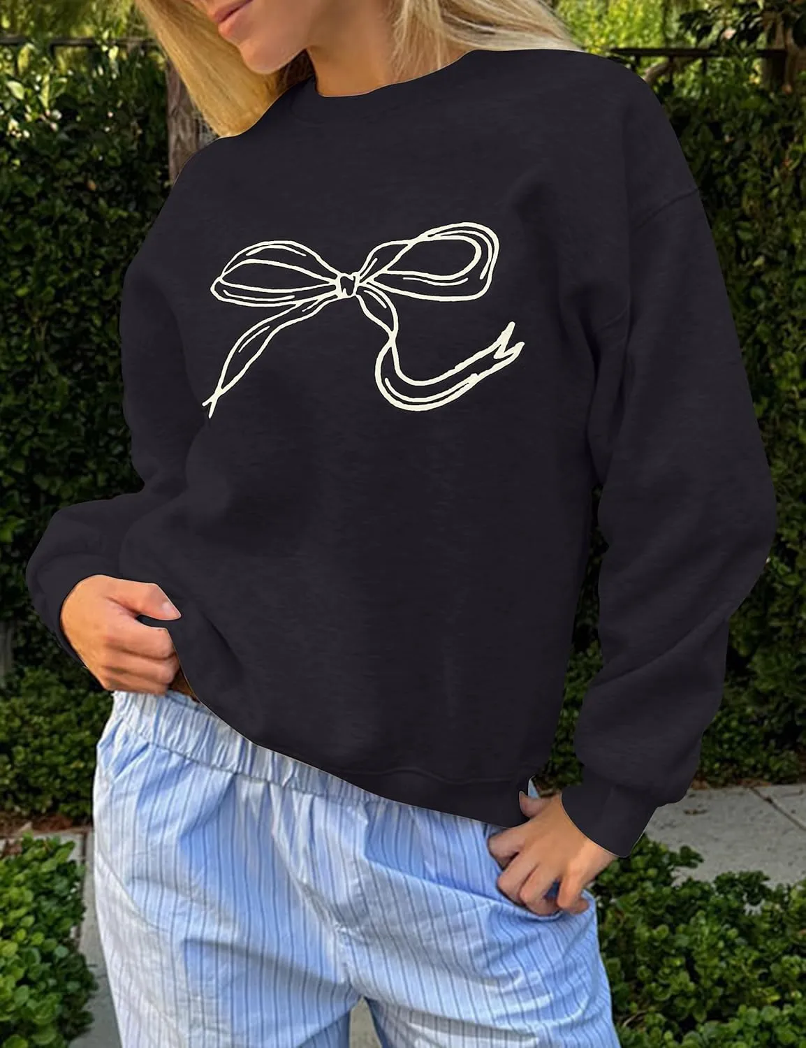 Ythomm Womens Bow Graphic Sweatshirts Oversized Crewneck Drop Shoulder Pullover Sweatshirt Long Sleeve Tops 2024 Fall Outfit